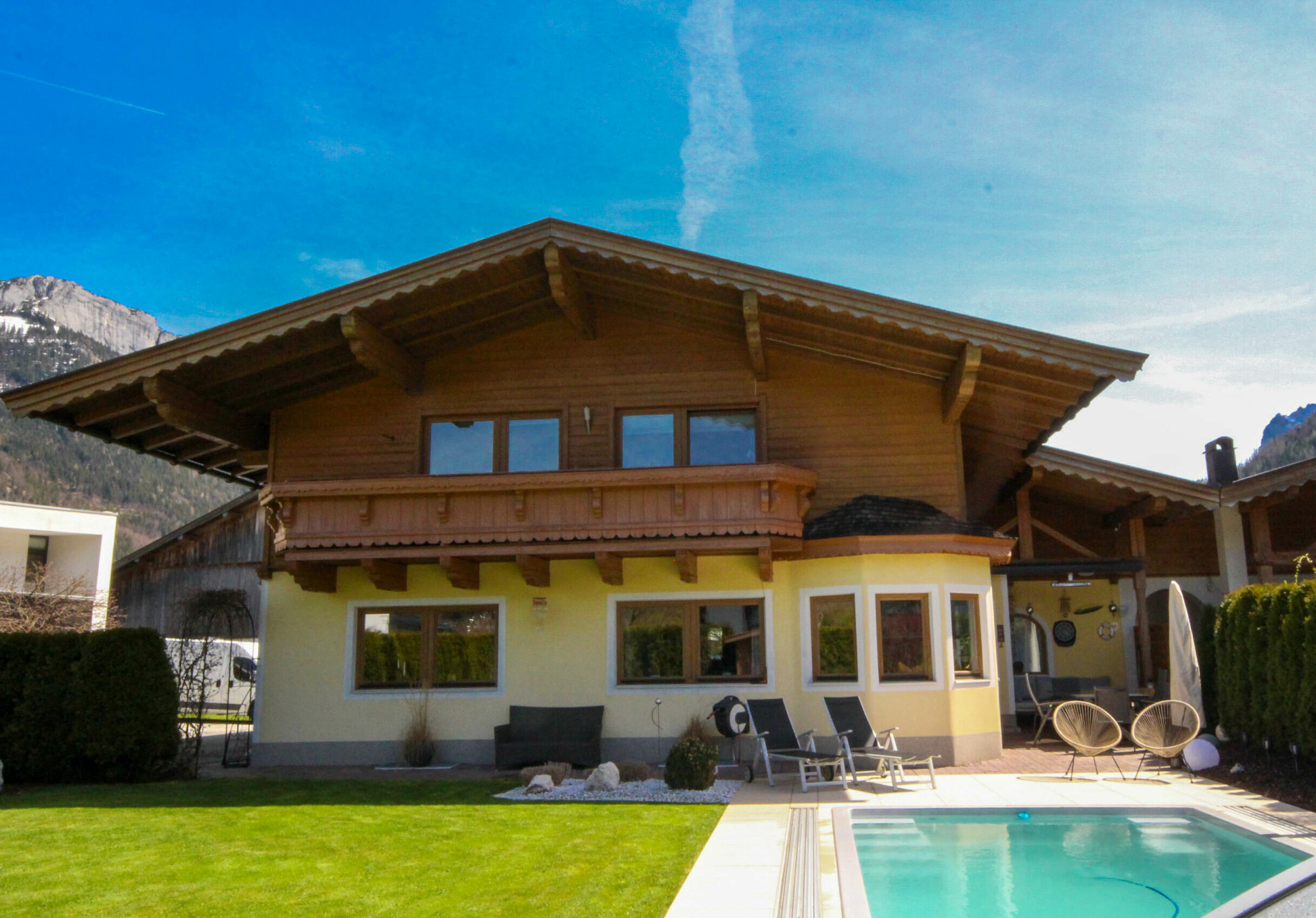 Landhaus mit Outdoor Pool in perfekter Panoramalage